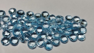 Topaze bleue naturelle 6 mm, pierres précieuses rondes brillantes à facettes, calibrées, en vrac, lot de bijoux en gros - Product Image 3