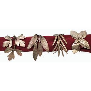 Anneau de serviette en métal élégant et traditionnel, parfait pour les dîners festifs, les mariages et les célébrations - Product Image 1