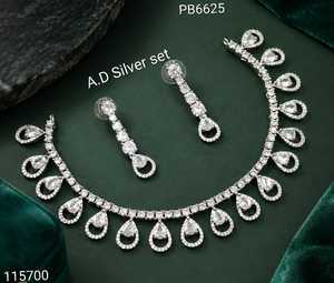 Fancy Collection Classic High Quality Gold Plated Geometric Design Claw Setting Imitation Pearl Kundan Latest Designed <b>Set</b> - Product Image 2