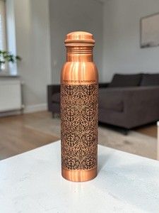 ขวดแก้วสลักลายรีกัล วายน์ จาก Indian exports international (ทองแดงบริสุทธิ์รับรองมาตรฐาน) - Product Image 1