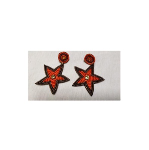 Pendientes Bordados con Cuentas de Semillas, Hechos a Mano, Joyería de Moda Duradera, Pendientes Bordados de Forma Ovalada por MD HANDICRAFTS - Product Image 1