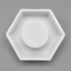 Moule en plastique PP pour la coulée de dalles de béton hexagonales avec trou hexagonal pour le drainage et le pavage - Product Image 1