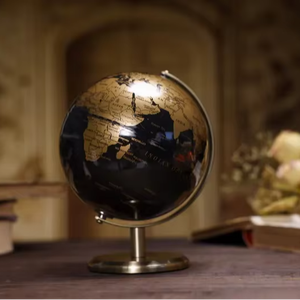 Globe terrestre de table en métal design avec marquages de carte clairs et support stable et durable pour bureau ou étude - Product Image 1