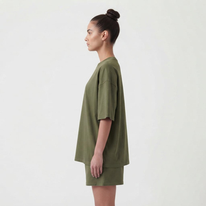Ensemble décontracté haut de gamme en coton : T-shirt oversize, gilet et short – Vente en gros, ensemble deux pièces uni de haute qualité avec T-shirt à manches courtes - Product Image 3
