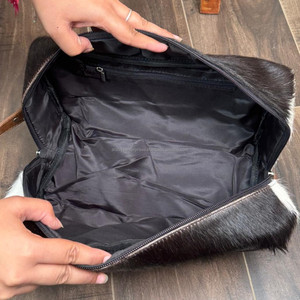 Ensemble de sacs en cuir de vachette véritable 2 pièces faits à la main sur mesure sacs fourre-tout à poils et kit Dopp pochette de voyage pour femmes OEM disponible - Product Image 6