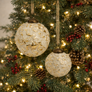 Ornements de Noël en verre effet blanc délavé avec feuille d'or, durables et de haute qualité, à prix réduit, très demandés - Product Image 3