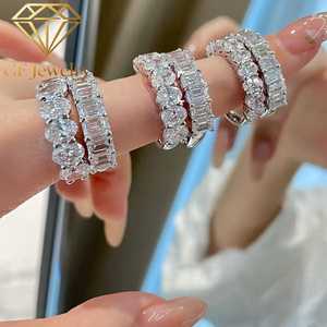 Bague de mariage de luxe en platine Pt950 avec diamants de laboratoire taille émeraude, alliance éternelle complète, certifiée IGI, bijoux fins - Product Image 3