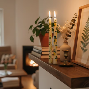 Juego de Velas Cónicas Pintadas a Mano con Cera de Soja y Lavanda Botánica (Juego de 2) para Decoración del Hogar, Bodas, Navidad y Ocasiones Especiales - Product Image 1