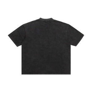 Camiseta de Algodón Grueso de 300 GSM con Logotipo Personalizado, Estilo Holgado con Hombros Caídos para Hombre, Camiseta Urbana, Camiseta Corta de Corte Cuadrado para Hombre - Product Image 4