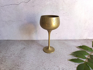 Gobelet en métal gravé finition or vintage, calice floral orné, coupe à vin décorative, présentoir de table classique, décoration de luxe pour la maison - Product Image 5