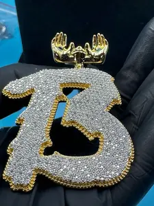 Pendentif personnalisé pour homme en moissanite ronde de 3 carats avec lettre « B », plaqué or jaune 14 carats - Product Image 2