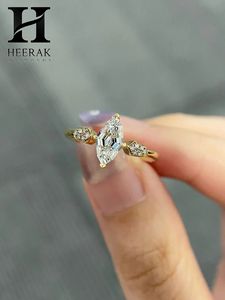 Anillo de Diamantes Compuesto en Forma de Marquesa de Lujo, Oro Sólido Certificado, Anillo de Promesa de Aniversario con Diamante Moissanita - Product Image 2