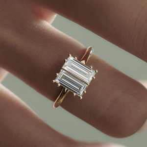 Anillo de compromiso de oro amarillo con dos piedras de circonita cúbica blanca talla baguette, anillo de aniversario para ella, anillo solitario Toi Et Moi de oro macizo de 10K - Product Image 4