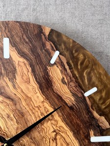 Resin <b>Wall</b> <b>Clock</b> With Wooden Accents and Vintage Design & Perfect for Travel-inspired <b>Decor</b> at Very Good Cost - Product Image 3