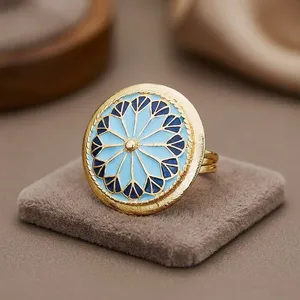 Anillo Ajustable Clásico Moderno con Baño de Rodio y Color Aqua, Modelo 8535 Aqua - Product Image 2