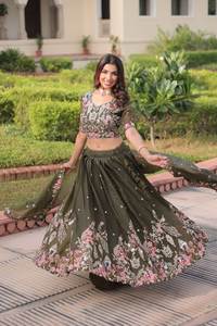 Lehenga Choli pour femmes, design moderne très demandé, broderie élégante, tenue de soirée, provenant d'un fournisseur indien - Product Image 6