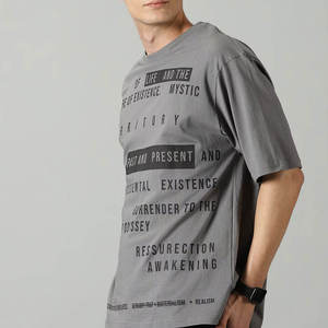 T-shirt gris surdimensionné pour homme avec imprimé lettres, manches courtes, col rond, jersey décontracté en coton respirant - Product Image 3