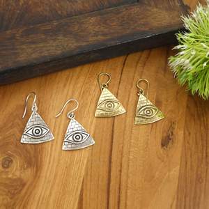Pendientes de Pirámide con Ojo que Todo lo Ve de Latón, Joyería Bohemia Colgante de Ojo Turco, Regalo Místico de Triángulo para Ella - Product Image 2