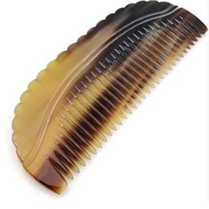 Peine de Cuerno de Vaca Auténtico Hecho a Mano, Antiestático y Ecológico para Hombre, Diseño Náutico Moderno de Alta Calidad - Product Image 2