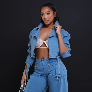Veste en jean pour femme style trucker avec col rabattu et fermeture éclair, manches courtes, ourlet effiloché, idéale pour le printemps - Product Image 5