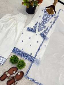 Costume pakistanais en coton blanc, broderie Resham bleu roi, ensemble 3 pièces, Salwar Kameez de créateur, adapté au hijab, tenue de fête - Product Image 6