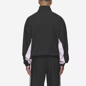 Coupe-vent sportif léger à capuche personnalisé pour homme, survêtement streetwear respirant en nylon imprimé et brodé pour le printemps - Product Image 5