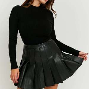Women's Faux Leather Pleated Mini <b>Skirt</b> Solid Color Shiny Regular Waistline All Seasons Style - Product Image 3