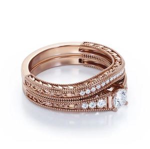 Ensemble de bagues de mariage et de fiançailles en argent 925 plaqué or rose, serti de moissanite à taille profilée et à griffes, style filigrane vintage, 0,8 carat, courbé - Product Image 4