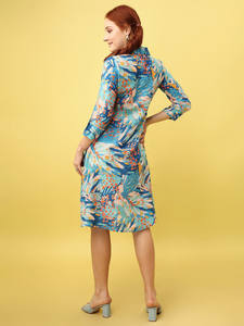 Camisa Formal Azul Floral Natural con Cuello Vuelto, de Georgette, Ajuste Holgado, Estampada, Manga Corta, Antiarrugas, Lavable, Largo hasta la Rodilla - Product Image 3