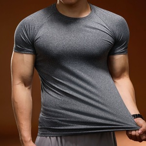 เสื้อยืดออกกำลังกายผู้ชาย OEM 2026 จัดส่งตรงจากโรงงาน เสื้อกีฬาผู้ชายแบบรัดรูป สไตล์พื้นฐาน - Product Image 6