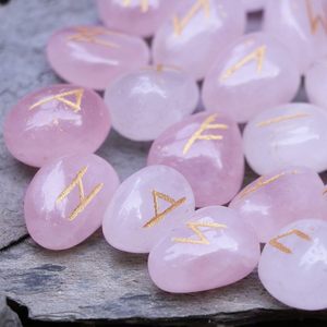 Ensemble de pierres runiques en quartz rose, 25 pièces gravées avec des symboles dorés, polies, forme libre, faites à la main pour la pratique du Reiki - Product Image 2
