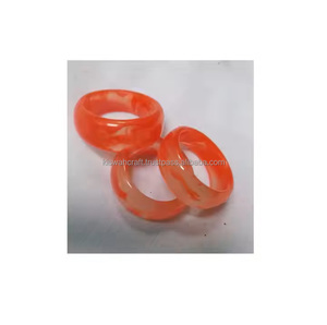 Bagues en résine sans plomb au design moderne, ajustables, couleur et taille personnalisées, bijoux pour femmes, classiques pour les occasions de mariage et de fête, tendance - Product Image 1