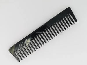 Peigne en corne de buffle naturelle Viking personnalisé avec logo, portable, pour salon de coiffure - Product Image 4