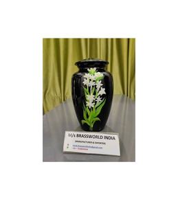 Urna conmemorativa Aestheticurns de aluminio negro con latón pintado a mano inspirado en la India-Suministros funerarios - Product Image 1