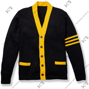 เสื้อคาร์ดิแกนคอวีสีแดงแบบสั่งทำพิเศษสำหรับชมรมนักเรียนหญิง  ปักโลโก้ด้วยไหมเชนีล  ลายตัวอักษรกรีก สไตล์เพรปปี้  เสื้อถักแขนยาวสำหรับผู้หญิง ความยาวเต็มตัว - Product Image 6