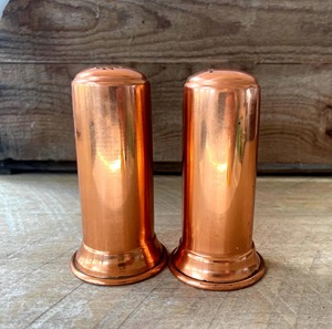 Salero y pimentero de cobre con beneficios, diseño tradicional para una gastronomía inspirada en el bienestar, venta al por mayor desde India - Product Image 4