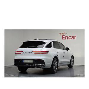 Genesis GV70 2.5T 2024, SUV a Gasolina con Tracción en las 4 Ruedas, Asientos de Cuero y Cámara Trasera - Product Image 2