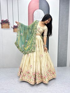 Ensemble Lehenga Choli en Chinon brodé floral avec Dupatta vert – Tenue traditionnelle indienne/pakistanaise pour mariage et Diwali – Vêtements pour femmes - Product Image 3