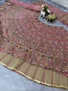 Lehenga Choli de Lujo Color Rosa Empolvado con Bordado, Trabajo Pesado de Lentejuelas Zari, Traje de Boda Indio, Ghagra Choli Nupcial, Ropa de Fiesta Pakistaní - Product Image 4