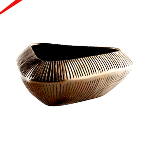 อุปกรณ์ตกแต่งบ้าน กระถางดอกไม้ตกแต่ง กระถางโลหะตกแต่ง - Product Image 1