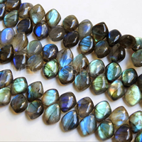 Perle de Labradorite - Effet Feu Multicolore - Forme Cerf-volant - Pierre Précieuse Briolette - Pierre Fantaisie Goutte d'Eau Faite à la Main - Pierre Libre - 13x10MM - Trou de 0.35mm - Certifié par un tiers