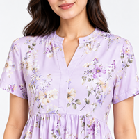 Robe midi florale lavande pour femme, manches courtes, col fendu, coupe trapèze, avec poches, décontractée, pour l'été, vente en gros, OEM, ODM, vêtements de mode