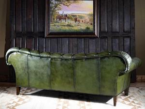 Canapé Chesterfield de luxe en cuir vert irlandais, trois places, dossier capitonné profond, pieds en bois faits à la main, style transitionnel, écologique - Product Image 5