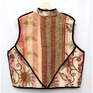 Veste matelassée Kantha 100% coton respirant pour femmes, faite à la main, motif floral, patchwork, fermeture boutonnée, sans manches, automne - Product Image 6