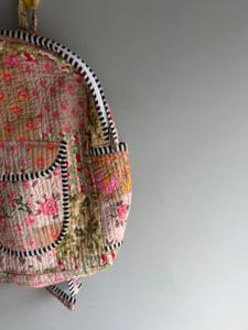 Mochila acolchada floral con correas de hombro a rayas para mujer, uso diario informal, regalo para ella - Product Image 5