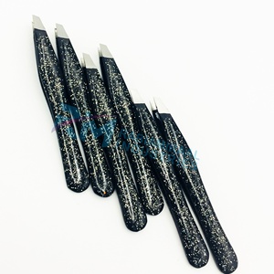Juego de Pinzas para Cejas RMI de Acero Inoxidable con Punta Plateada y Brillo Negro, Lavables y con Punta Recta - Product Image 6