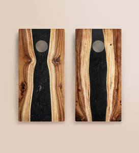 Planche à découper rustique moderne en bois d'acacia et résine, faite à la main, durable, pour servir du fromage, du pain, de la viande, des fruits - Product Image 1