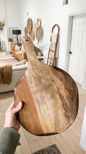 Tabla de Cortar Redonda de Madera con Asa, Tabla de Servir de Madera Natural para Cocina - Product Image 3