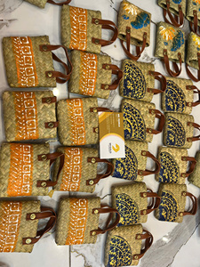 Porte-clés artisanal en feuille de palmier avec motif de fleur de lotus, écologique, style asiatique, cadeau idéal pour les affaires et les fêtes - Product Image 4