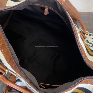 2025 arrivée personnalisé en gros couverture de selle en cuir véritable polochon de voyage léger à porter week-end sac de sport pour unisexe - Product Image 6